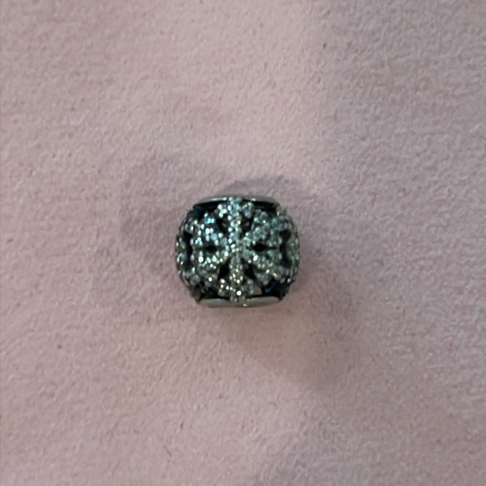Pandora 2013 Limited Edition Snowflake Charm
